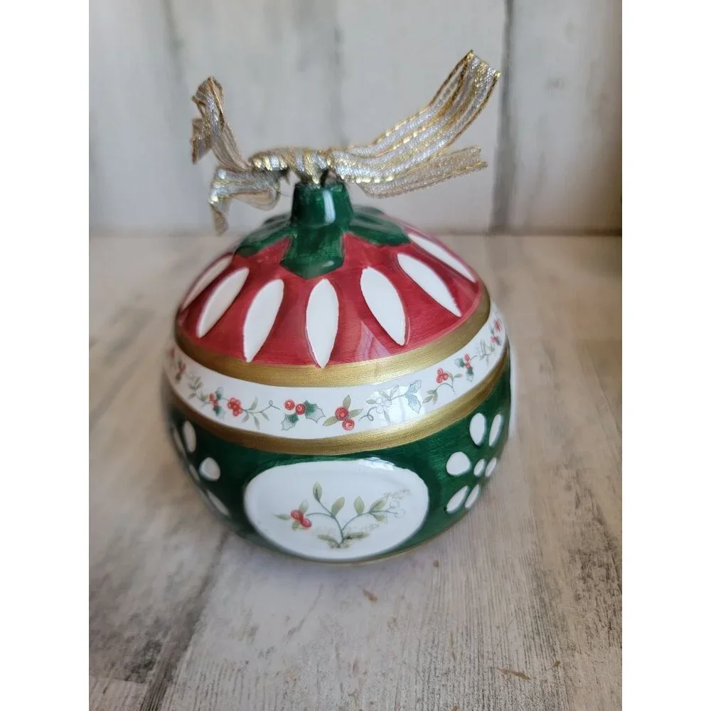 Pfaltzgraff winter berry ball ornament Xmas ceramic - Picture 4 of 5